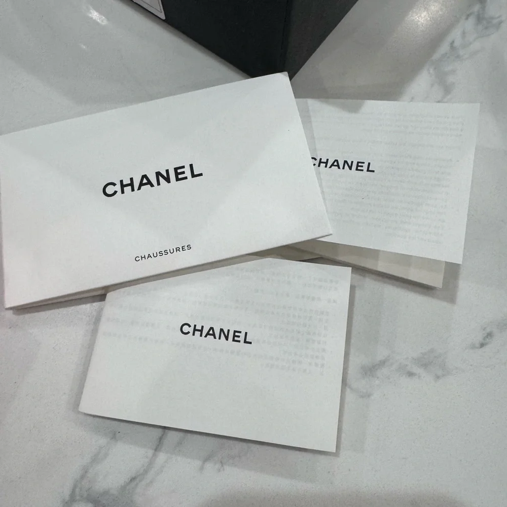 Chanel CC Logo Black Suede & patent gold CC logo Heel Round Toe Pumps EU 37